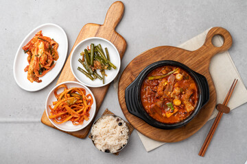 Stir-fried tripe, pork tripe, dakdoritang, dakdoritang, dakdoritang, stir-fried spicy pork, doenjang stew, kimchi stew, Korean food, traditional food, side dishes