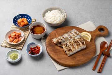 Korean food, Korean food, fish dishes, grilled fish, mackerel, grilled mackerel, grilled mackerel, hairtail, side dishes