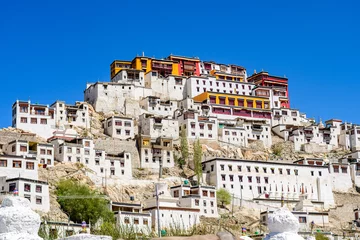 Deken met patroon Himalaya panoramic view of thiksey monastery in leh ladakh, india