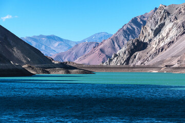 Laguna Serena (La Laguna Serena) on the border of Chile and Argentina in the Andes