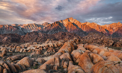 Mount Whitney, Alabama Hills, nahe Lone Pine, Sierra Nevada, Kalifornien, USA