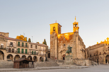 Wide-angle view of the beautiful Renaissance Plaza Mayor square in Trujillo, Extremadura - obrazy, fototapety, plakaty