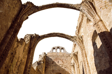 iglesia gotica en ruinas