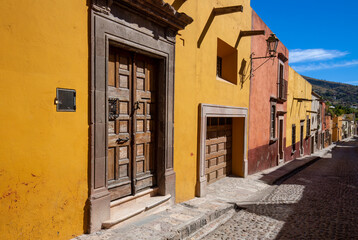 Mexico, Colorful buildings and streets of San Miguel de Allende in historic city center.