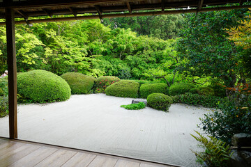 新緑の頃の京都詩仙堂の風景 - obrazy, fototapety, plakaty