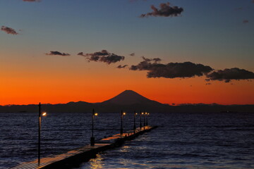 Fototapeta premium 岡本桟橋（原岡桟橋）からの富士夕景