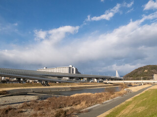 池田市の猪名川沿いの風景
