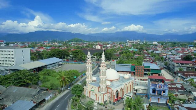 Aerial view The Grand Mujahidin Mosque which stands on the beachfront Taplau and has a good view of the sea. its location on Jalan Ir H Juanda no 79, Flamboyan Baru, Padang District, Padang City.