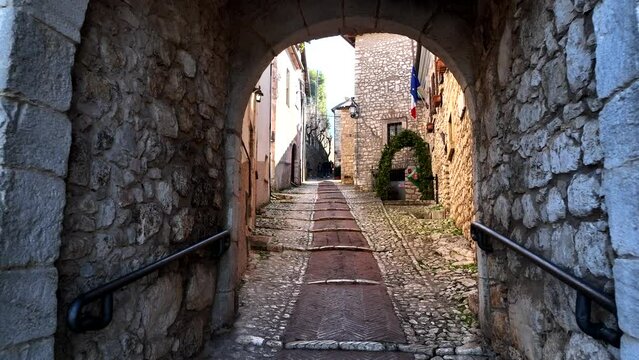 Il borgo medievale di Fumone, Frosinone, Lazio, Italia.
Vista della porta, ingresso principale all'antico borgo.