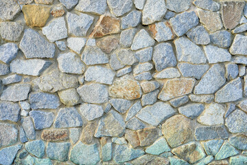 パステルカラーの石壁