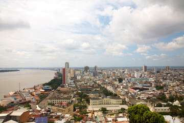 Reise durch Südamerika. Guayaquil, Künstlerviertel Las Peñas & der „Cerro de Santa Ana“. Faro Las Peñas Aussichtspunkt.