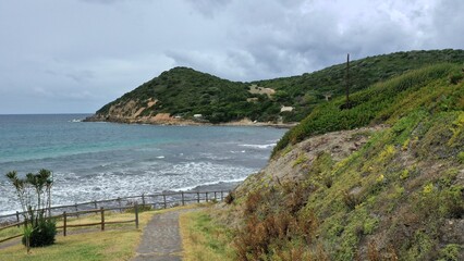 survol de la côte ouest de la Sardaigne à Bosa