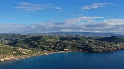 Fototapeta na wymiar survol de la côte ouest de la Sardaigne à Bosa