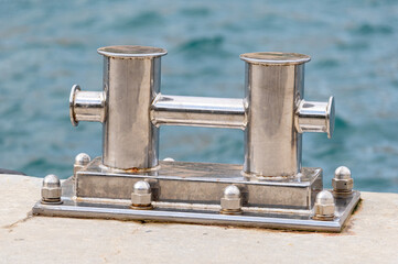 the Nickel-plated mooring bollard