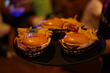 Hamburguers - Mini Hamburguers - Fritas