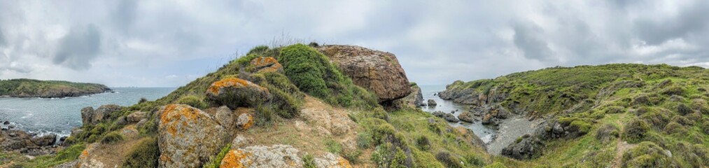 Fototapeta na wymiar panorama of the cliff with a sea view