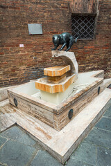 Contrada della Pantera fountain at the Piazza di Postierla, Siena, Italy © Brue