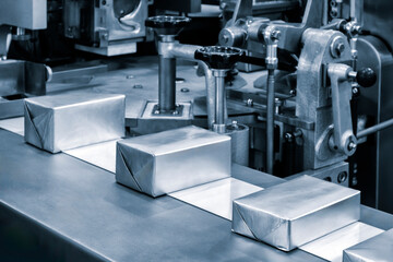Production line for food packaging in metal foil