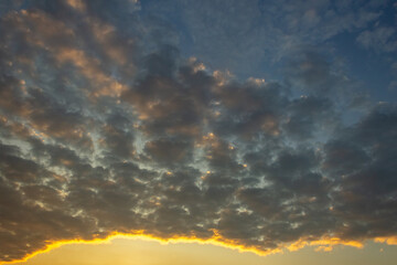 Cloudscape has been developing in gorgeous form. The sky is filled with beautiful clouds.