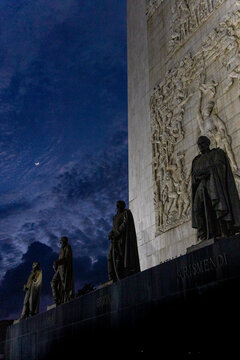 Los Proceres by Night