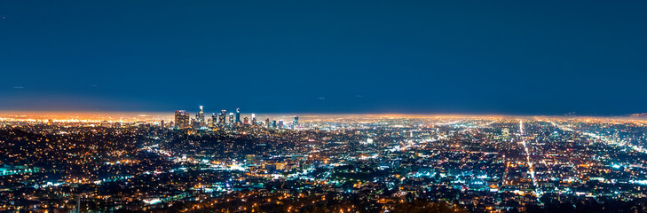 Aerial view of Downtown Los Angeles at night - obrazy, fototapety, plakaty