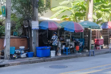 Fotobehang タイ、バンコクの市場や屋台での食事とコーヒータイム © SETOKA