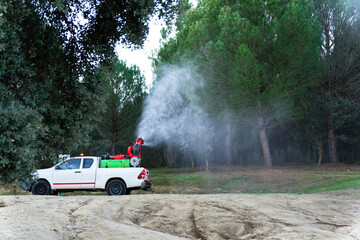 vehicle spraying against the caterpillar pine processionary