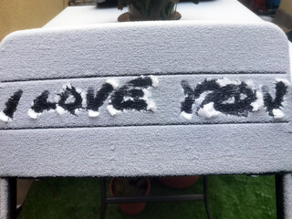 scritta i love you sulla neve - 722947939