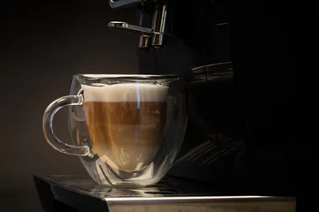 Papier Peint photo Lavable Bar a café hot coffee with milk on black background