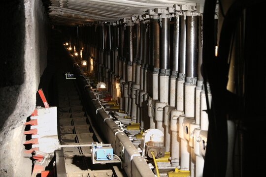 Powered roof support in coal mine