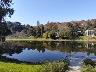 Fototapeta premium View of Xuanwu lake in Nanjing during autumn session