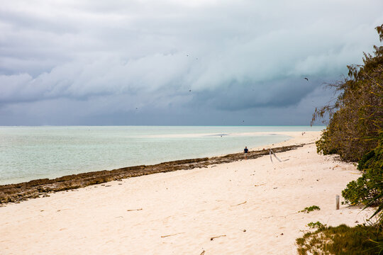 tropical storm rolling in towards Heron Island