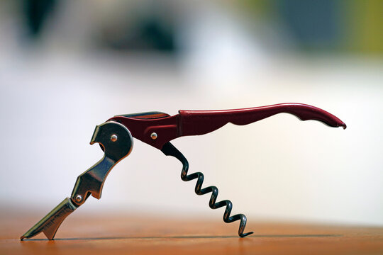 un tire-bouchon pour le vin	