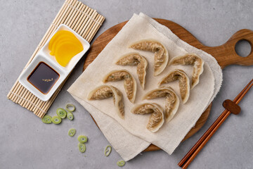 Dumpling, steamed dumpling, meat dumpling, kimchi dumpling, shrimp dumpling, shrimp, meat, kimchi, galbi, steamed bread, black rice, milk, snack