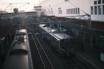 田舎の2両の電車