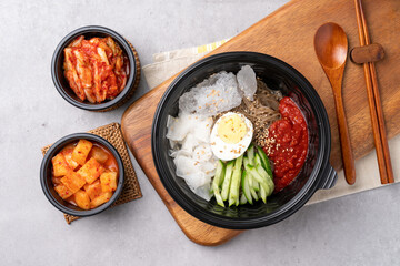 Cold noodles, Korean food, spicy noodles, beef, meat dumplings, dumplings, stir-fried pork, beef noodle soup, hangover soup, traditional, yukgaejang