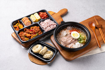 Cold noodles, Korean food, spicy noodles, beef, meat dumplings, dumplings, stir-fried pork, beef noodle soup, hangover soup, traditional, yukgaejang