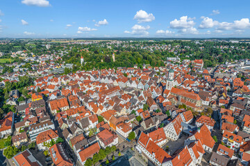 Fototapeta na wymiar Luftaufnahme der Altstadt von Biberach an der Riß in Oberschwaben