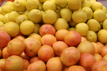Vegetables and fruits are sold in January at the bazaar in Tel Aviv.
