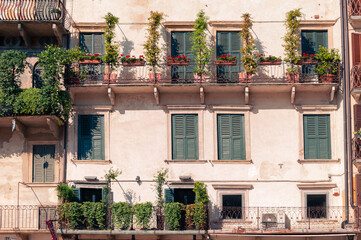 Fototapeta na wymiar beautiful facade of a house in Italy
