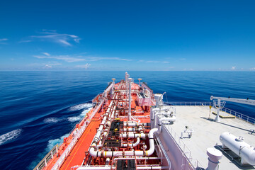LNG vessel crossing ocean