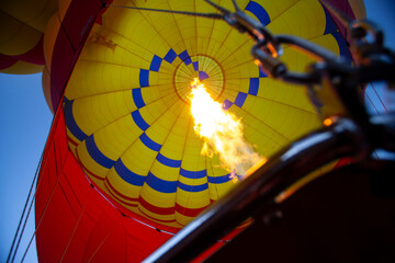 Hot air balloon burner