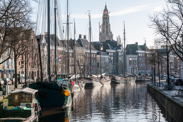 Łodzie na kanale w Groningen  - obrazy, fototapety, plakaty