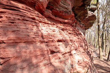LE COLORADO EUROPÉEN- plus d’un kilomètre de long et 15 à 20 mètres de hauteur.-AU PAYS DE BITCHE.