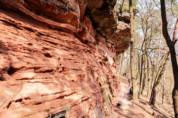LE COLORADO EUROPÉEN- plus d’un kilomètre de long et 15 à 20 mètres de hauteur.-AU PAYS DE BITCHE.