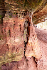 LE COLORADO EUROPÉEN- plus d’un kilomètre de long et 15 à 20 mètres de hauteur.-AU PAYS DE BITCHE.