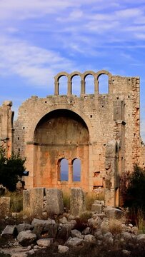 Mediterranean history in timelapse: Okuzlu ruins, Hellenistic to Byzantine era. Features polygonal stonework, peristyle houses, . Central three-nave basilica highlights Mediterranean history's depth