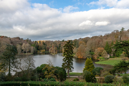 Landscape photo of Stourhead Gardens at the end of autumn