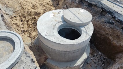 Budowa studni kanalizacyjnej.