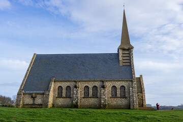 Fototapeta na wymiar Etrat Church on Hill in Normandy